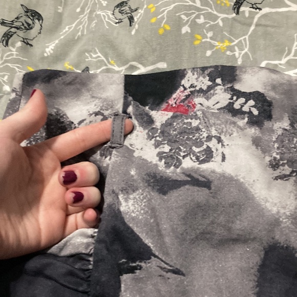 Gorgeous business skirt with some flare! - Picture 3 of 4